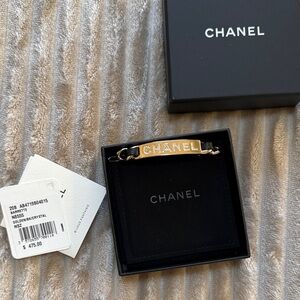 CHANEL Gold Hair Clip